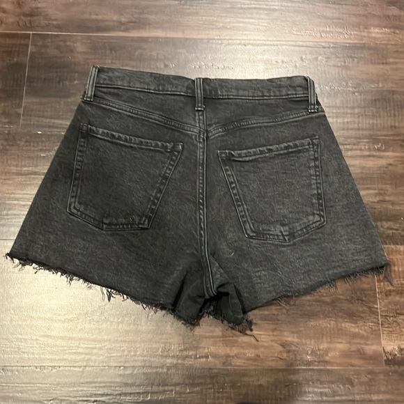 Old Navy Ski Hi A-Line Shorts - Picture 4 of 4